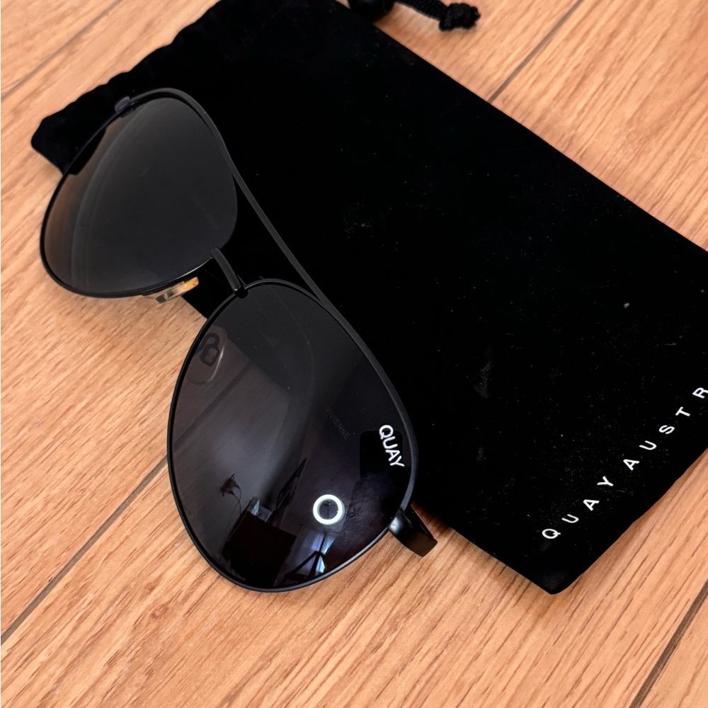 Quay Australian sunglasses - Picture 1 of 3